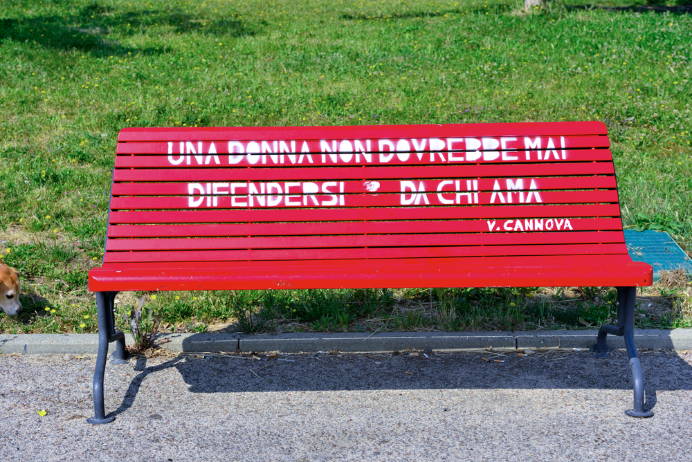 panchina rossa panchina rossa
